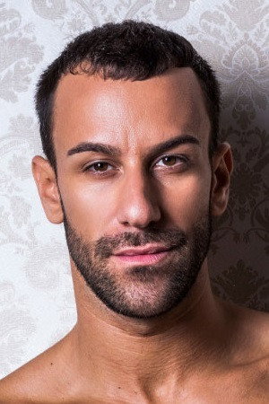 Photo of Gustavo Cruz from the Latest Netflix gallery