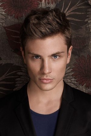 Jannik Schümann photo