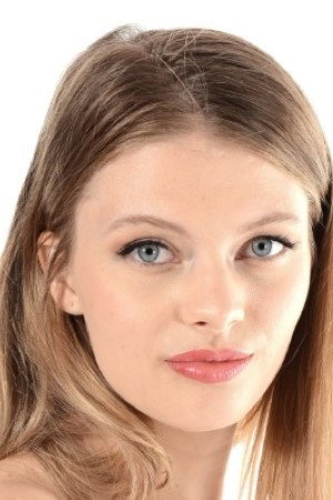Photo of Sophie Sparks from the Latest Netflix gallery