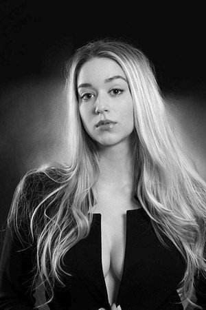 Photo of Piper Lincoln from the Latest Netflix gallery
