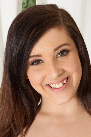 Photo of Noelle Easton from the Latest Netflix gallery