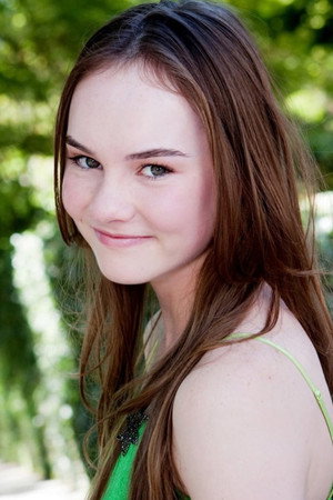 Madeline Carroll photo