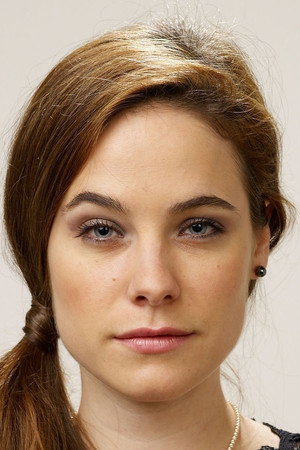 Caroline Dhavernas photo