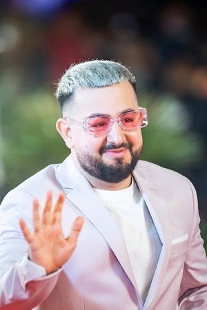 Photo of Papi Gavi from the Latest Netflix gallery