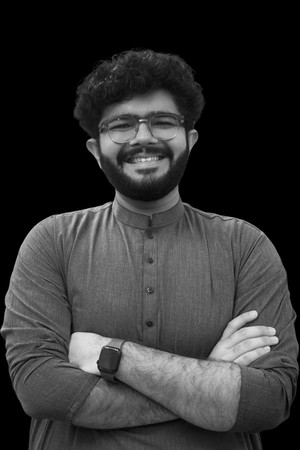 Photo of Aziz Narsi from the Latest Netflix gallery