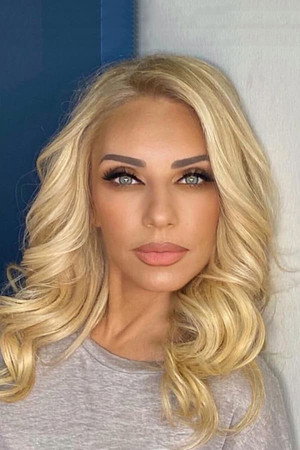 Elena Tsavalia photo