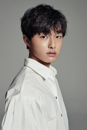 Yoon Chan-young photo
