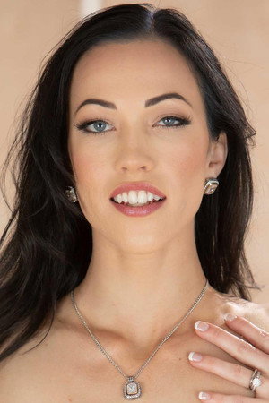 Photo of Diana Grace from the Latest Netflix gallery