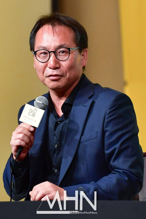 Park Man Young photo