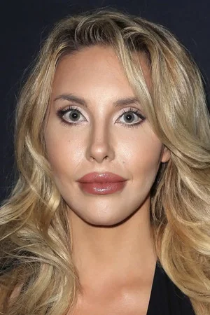Photo of Chloe Lattanzi from the Latest Netflix gallery