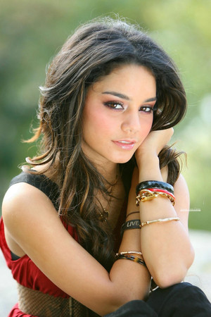 Vanessa Hudgens photo