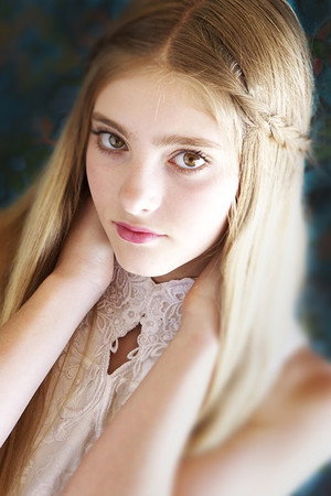 Willow Shields photo