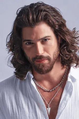 Can Yaman photo