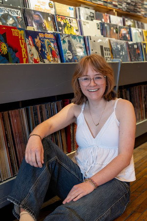 Photo of Sydney Brown from the Latest Netflix gallery