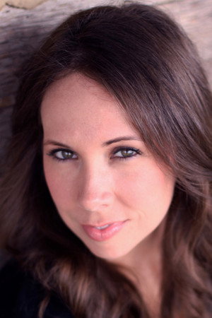 Photo of Lindsey Shope from the Latest Netflix gallery