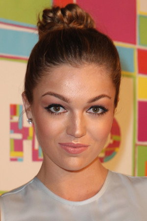 Lili Simmons photo