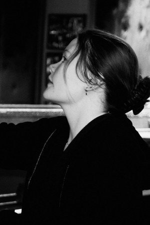 Photo of Emma Broderick from the Latest Netflix gallery