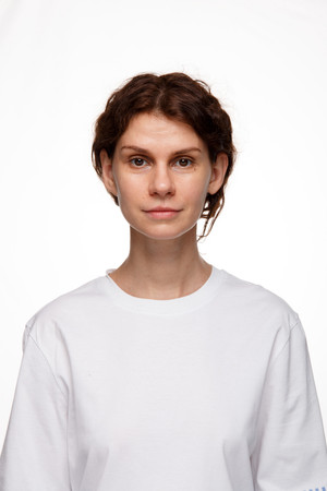 Photo of Anna Dalinger from the Latest Netflix gallery
