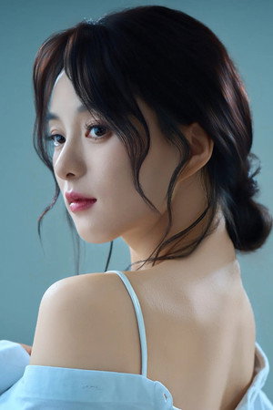 Photo of Suo Fei from the Latest Netflix gallery