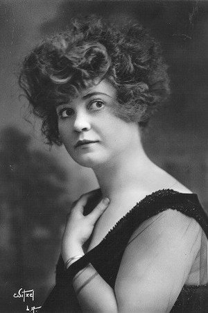 Photo of Alice Howell from the Latest Netflix gallery