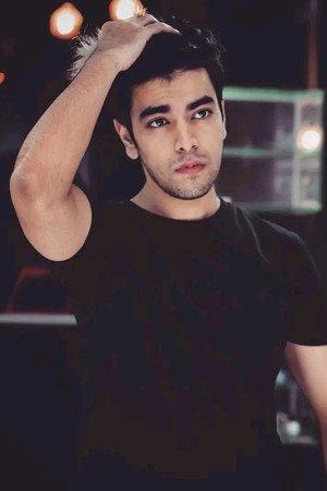 Photo of Salman Muqtadir from the Latest Netflix gallery