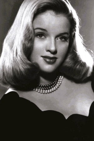 Diana Dors photo