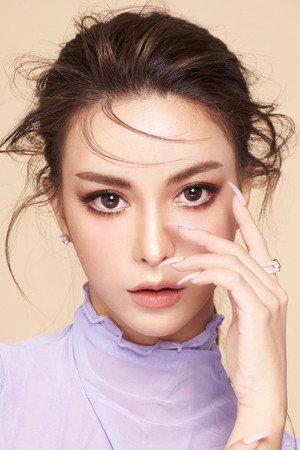 Jennifer Roberts photo