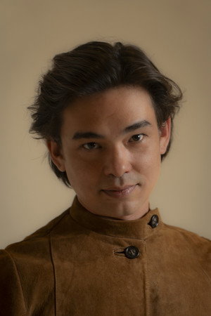 Photo of Dominic Bekaert from the Latest Netflix gallery