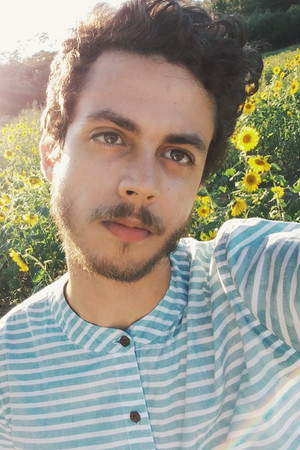 Photo of Íris Alves Lacerda from the Latest Netflix gallery