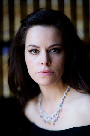 Emily Hampshire photo