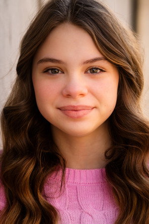 Photo of Scarlett Fernandez from the Latest Netflix gallery