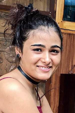 Shalini Pandey photo