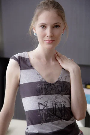 Photo of Mia Reese from the Latest Netflix gallery