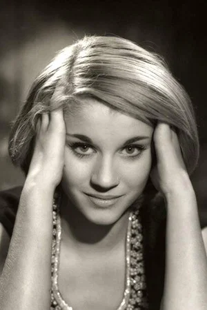 Photo of Julia Lockwood from the Latest Netflix gallery