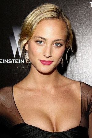 Nora Arnezeder photo
