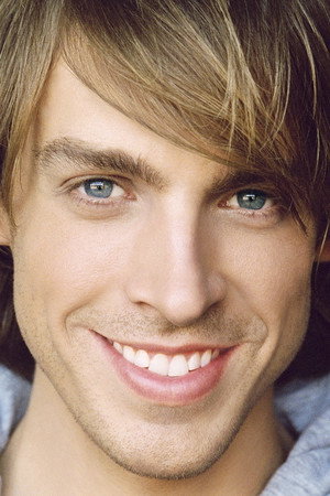 Photo of Andrew Matthews from the Latest Netflix gallery