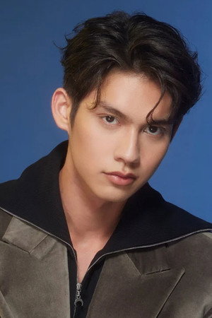 Vachirawit Chivaaree photo