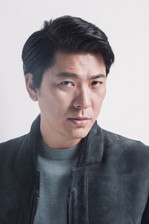 Kim Sang-kyung photo