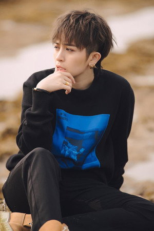 Photo of Gil Le from the Latest Netflix gallery