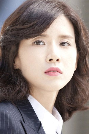 Lee Bo-young photo