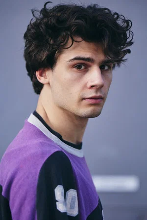 Photo of Orlando Lenzen from the Latest Netflix gallery