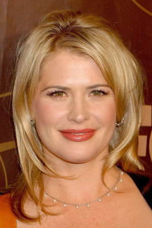 Kristy Swanson photo