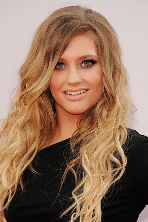 Photo of Ella Henderson from the Latest Netflix gallery