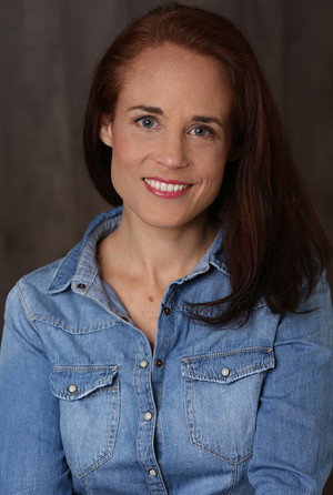 Photo of Bea Urzaiz from the Latest Netflix gallery