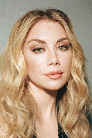 Jennifer Holland photo