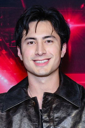 Hudson Williams photo