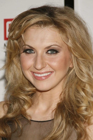 Nina Arianda photo