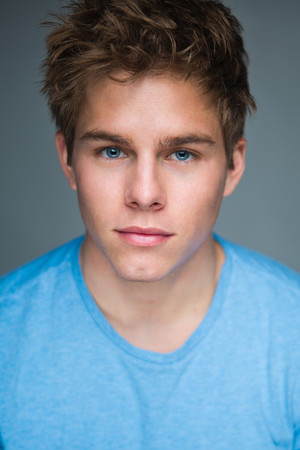 Jake Manley photo