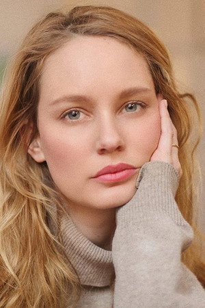 Photo of Valentine Payen from the Latest Netflix gallery
