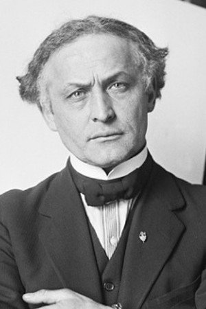 Photo of Harry Houdini from the Latest Netflix gallery